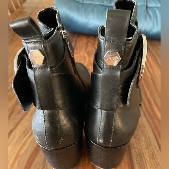 DKNY black leather Chelsea dress ankle boots - Picture 4 of 7